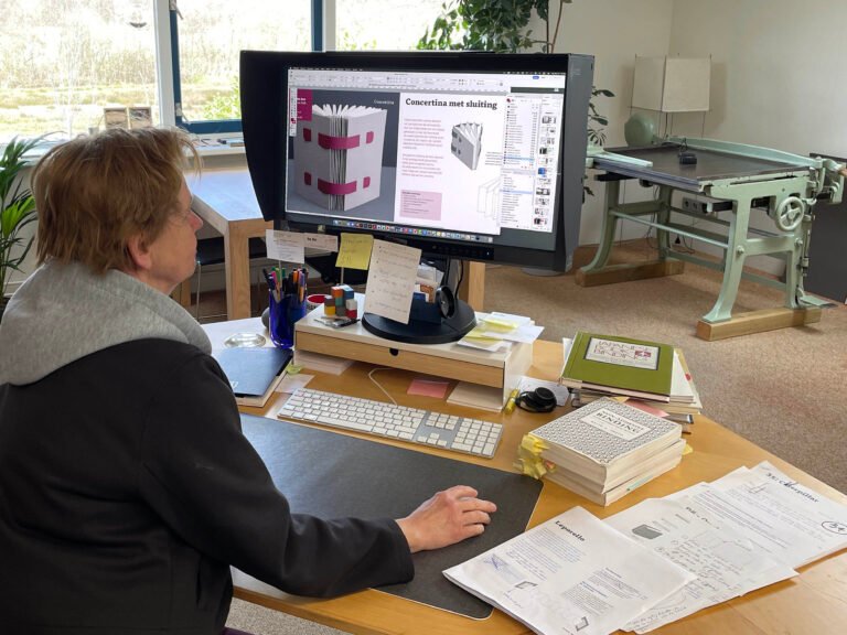 KSB Achter het scherm LR